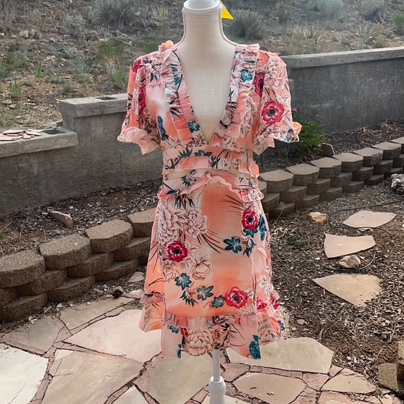 Dresses & Skirts - Floral pink summer dress - size Medium